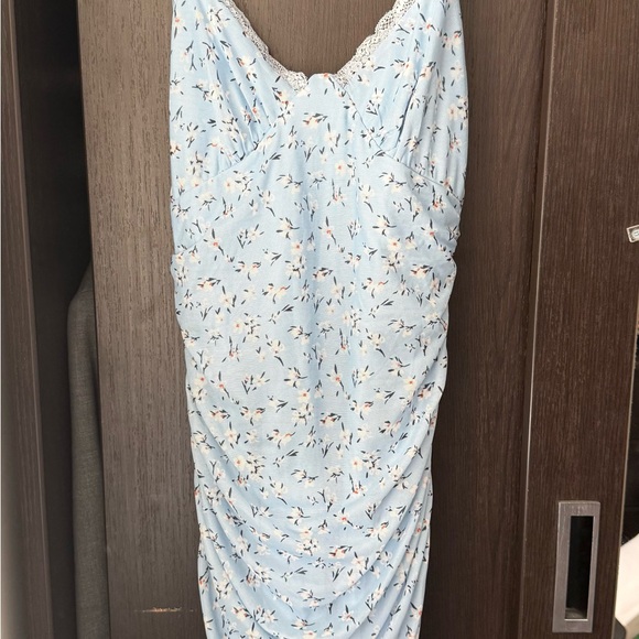 Princess Polly Dresses & Skirts - Princess Polly Blue Floral Mini Dress